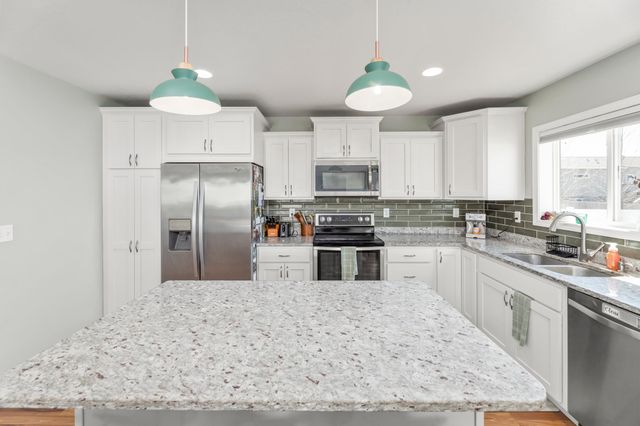 6737 21st Street S, Fargo, ND 58104