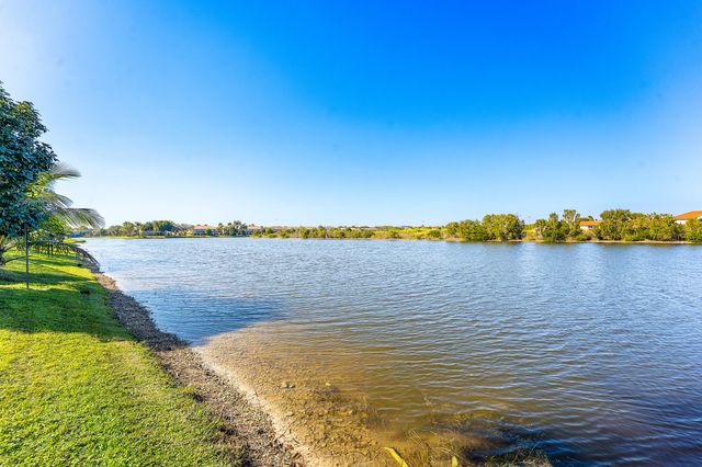 11827 SW 7th Street, Pembroke Pines, FL 33025