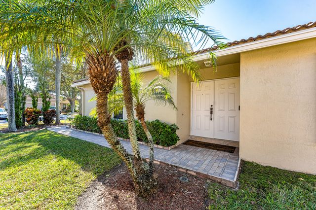 11827 SW 7th Street, Pembroke Pines, FL 33025