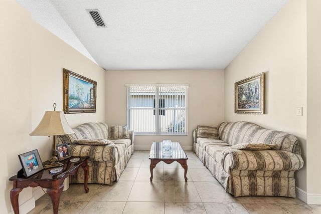 11827 SW 7th Street, Pembroke Pines, FL 33025