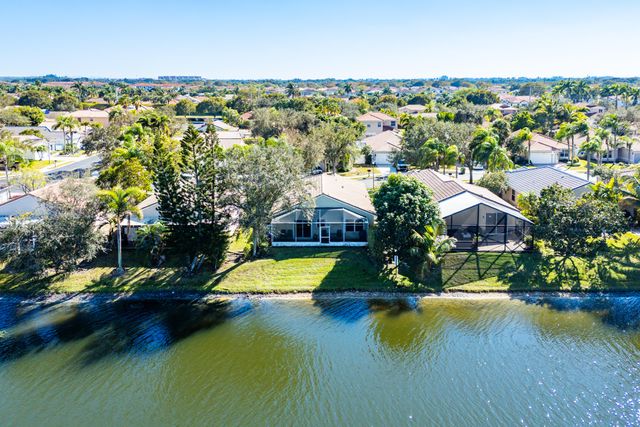 11827 SW 7th Street, Pembroke Pines, FL 33025