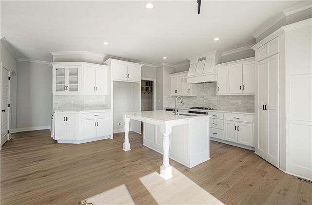 8964 NE 99th Terrace, Kansas City, MO 64157