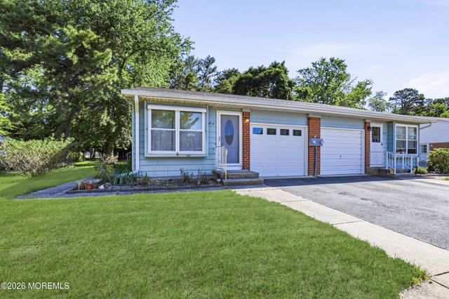 27 A Homestead Drive, Manchester, NJ 08759