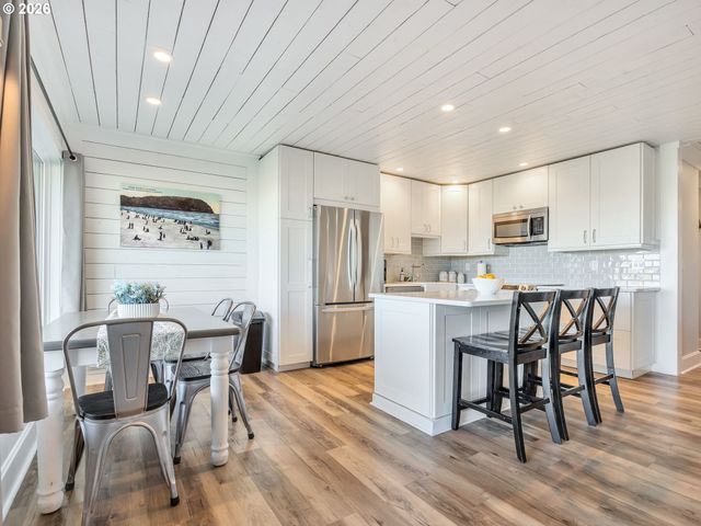 856 NEACOXIE Blvd 304, Gearhart, OR 97138