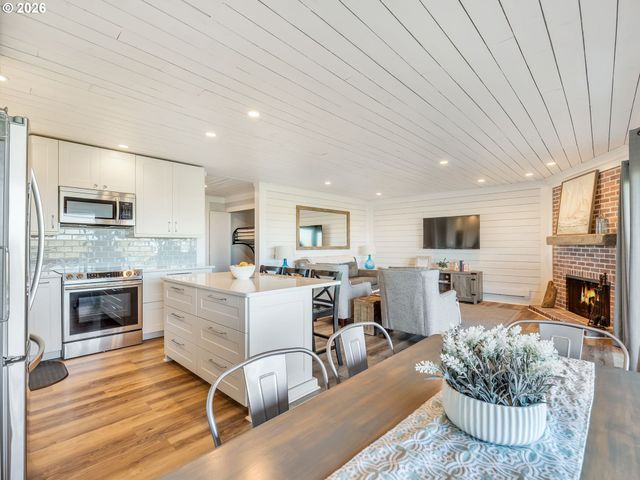 856 NEACOXIE Blvd 304, Gearhart, OR 97138