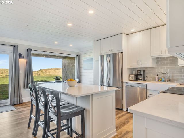 856 NEACOXIE Blvd 304, Gearhart, OR 97138
