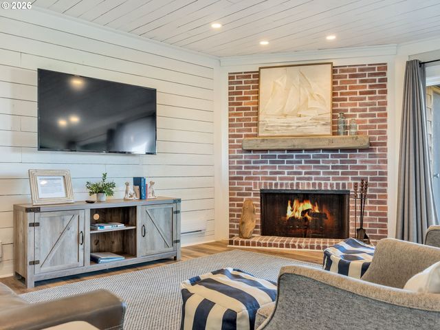 856 NEACOXIE Blvd 304, Gearhart, OR 97138