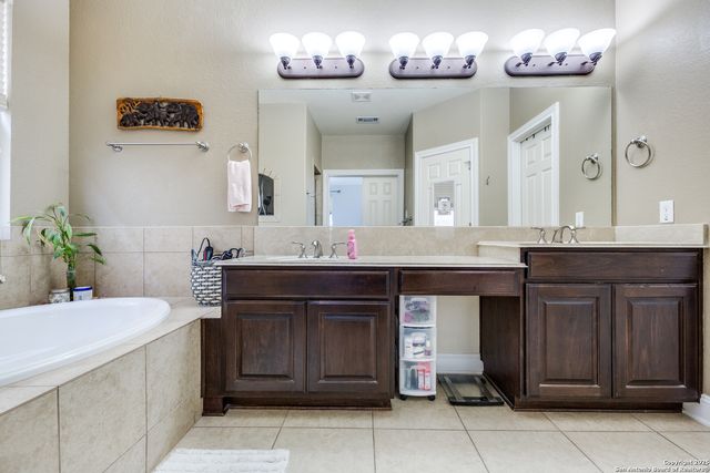 3018 Hanfro, San Antonio, TX 78251