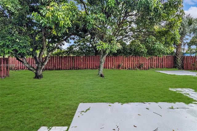 5500 SW 7th Street, Margate, FL 33068