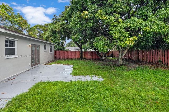 5500 SW 7th Street, Margate, FL 33068