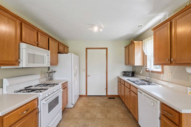 3810 Foxglove Lane, Winnebago, IL 61088