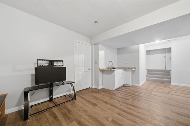 41 Riverview St, Brockton, MA 02301