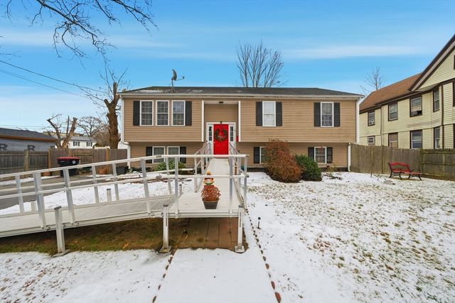 41 Riverview St, Brockton, MA 02301