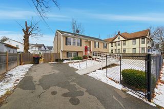 41 Riverview St, Brockton, MA 02301