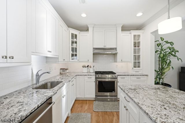 59 Whitney Farm Pl, Morris Twp., NJ 07960