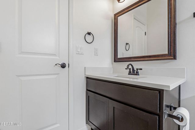 835 BRONZE HILL Avenue, Santa Teresa, NM 88008