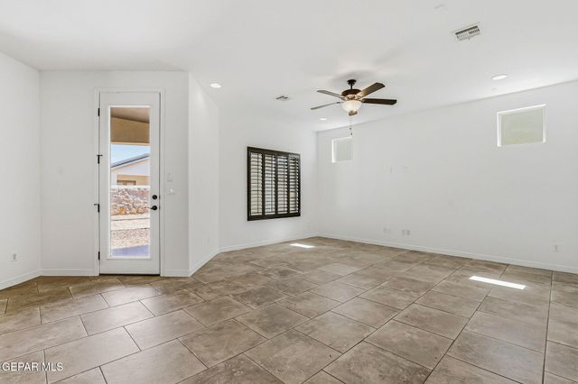 835 BRONZE HILL Avenue, Santa Teresa, NM 88008
