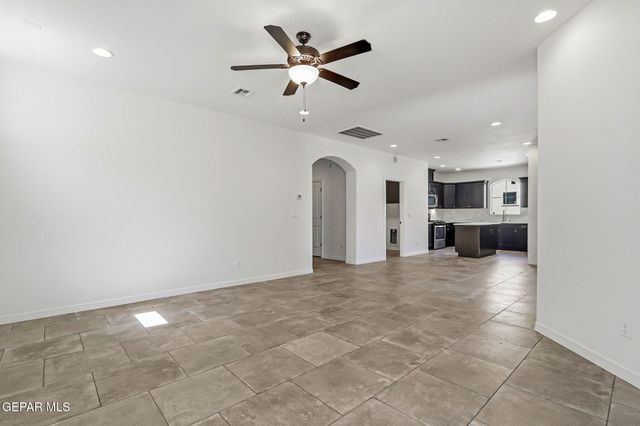 835 BRONZE HILL Avenue, Santa Teresa, NM 88008