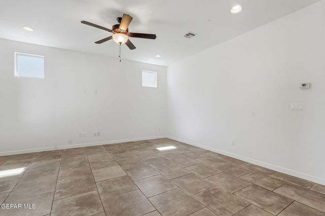 835 BRONZE HILL Avenue, Santa Teresa, NM 88008