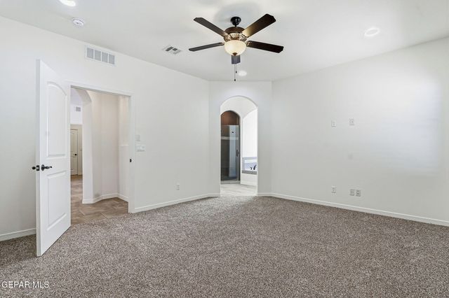 835 BRONZE HILL Avenue, Santa Teresa, NM 88008