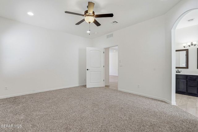 835 BRONZE HILL Avenue, Santa Teresa, NM 88008