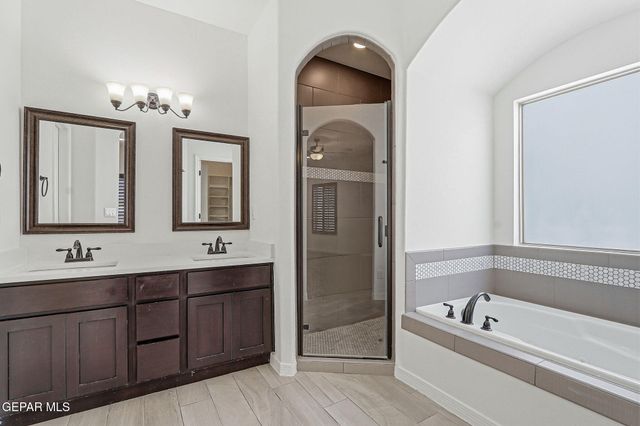 835 BRONZE HILL Avenue, Santa Teresa, NM 88008