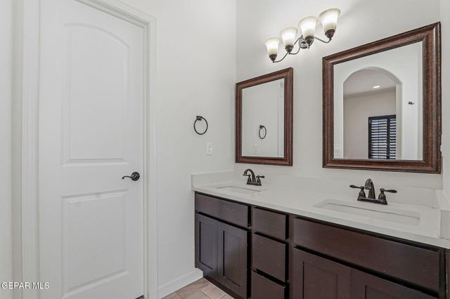 835 BRONZE HILL Avenue, Santa Teresa, NM 88008