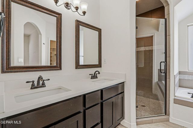 835 BRONZE HILL Avenue, Santa Teresa, NM 88008