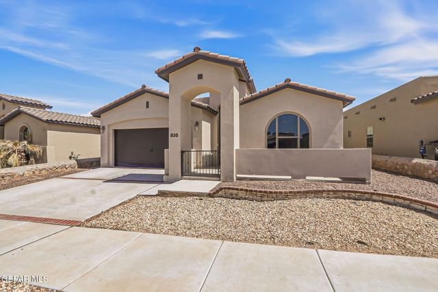 835 BRONZE HILL Avenue, Santa Teresa, NM 88008