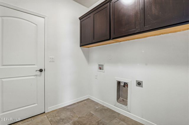 835 BRONZE HILL Avenue, Santa Teresa, NM 88008