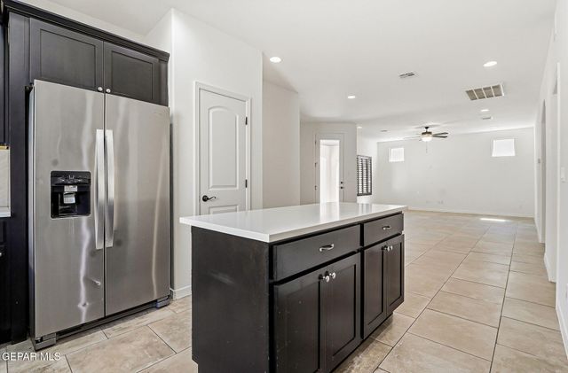 835 BRONZE HILL Avenue, Santa Teresa, NM 88008
