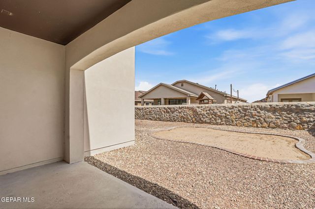 835 BRONZE HILL Avenue, Santa Teresa, NM 88008