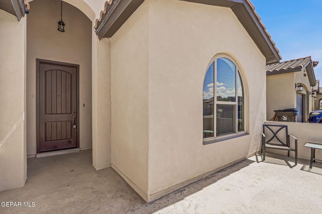 835 BRONZE HILL Avenue, Santa Teresa, NM 88008