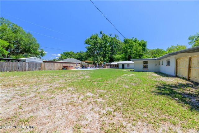 5108 SILVER LAKE Drive, Palatka, FL 32177