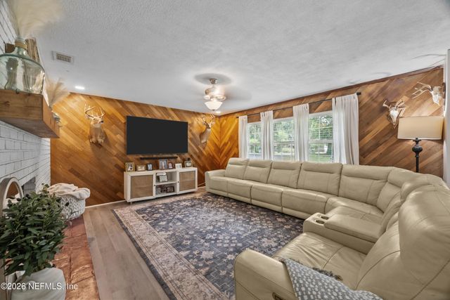 5108 SILVER LAKE Drive, Palatka, FL 32177