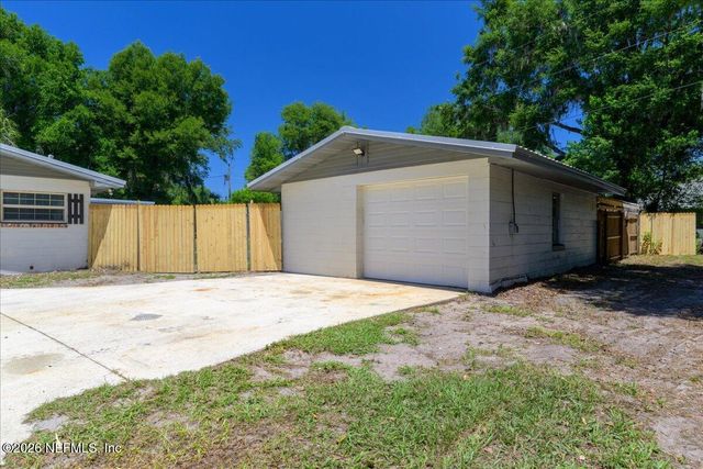 5108 SILVER LAKE Drive, Palatka, FL 32177