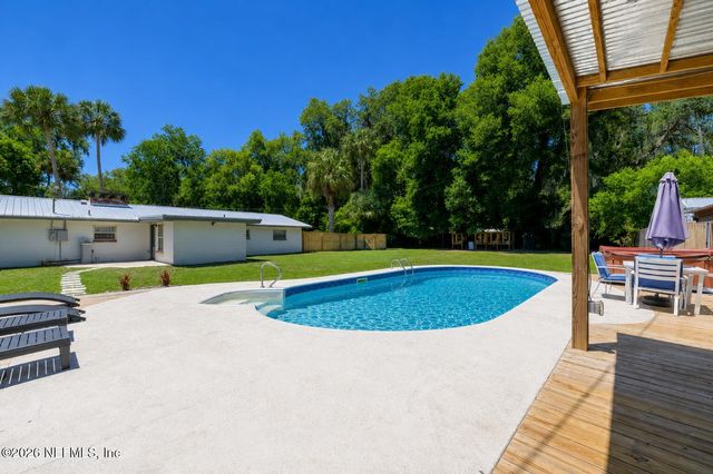 5108 SILVER LAKE Drive, Palatka, FL 32177