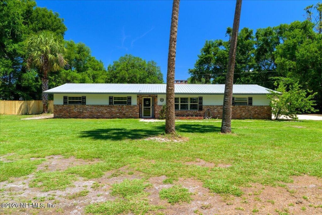 5108 SILVER LAKE Drive, Palatka, FL 32177