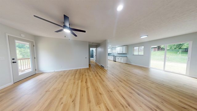 419 Heath Creek Rd, Barboursville, WV 25504