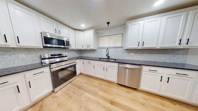 419 Heath Creek Rd, Barboursville, WV 25504