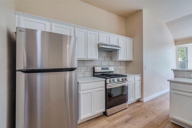 214 Sandhill DR, Lockhart, TX 78644