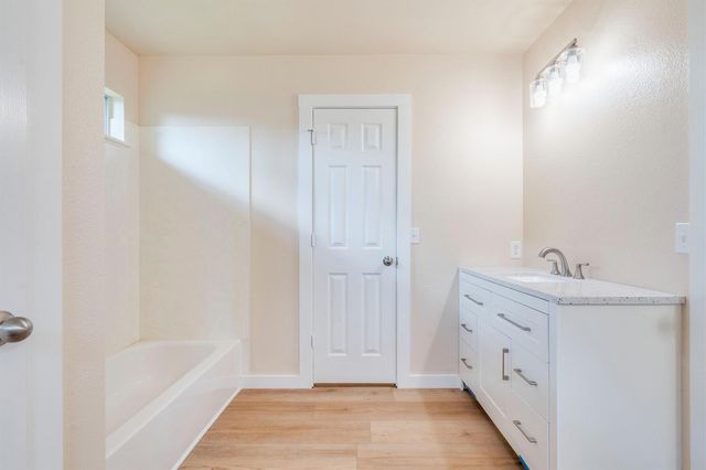 214 Sandhill DR, Lockhart, TX 78644