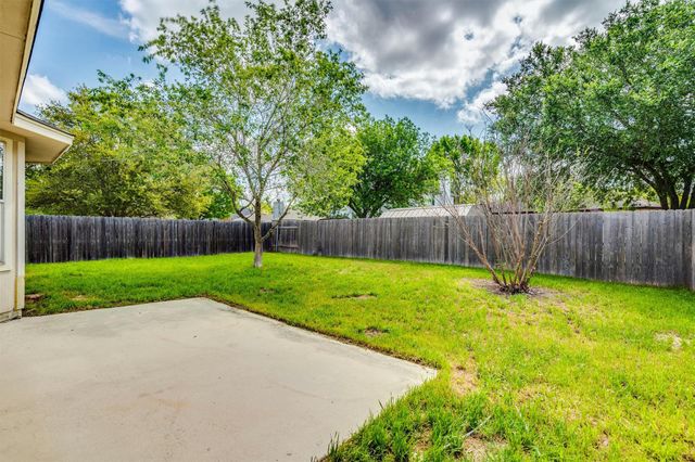 214 Sandhill DR, Lockhart, TX 78644