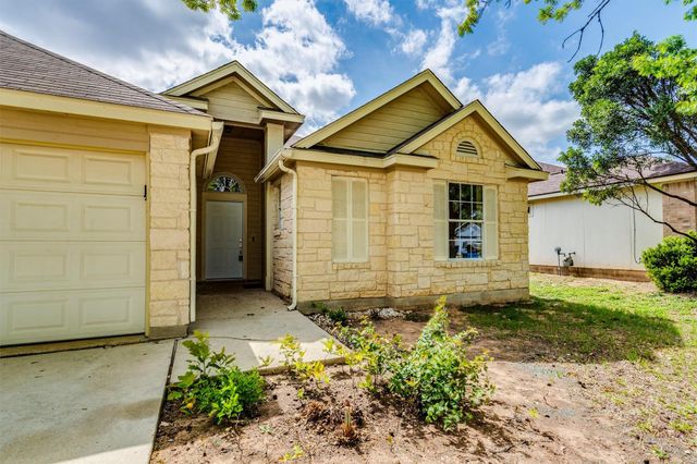 214 Sandhill DR, Lockhart, TX 78644