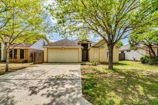 214 Sandhill DR, Lockhart, TX 78644