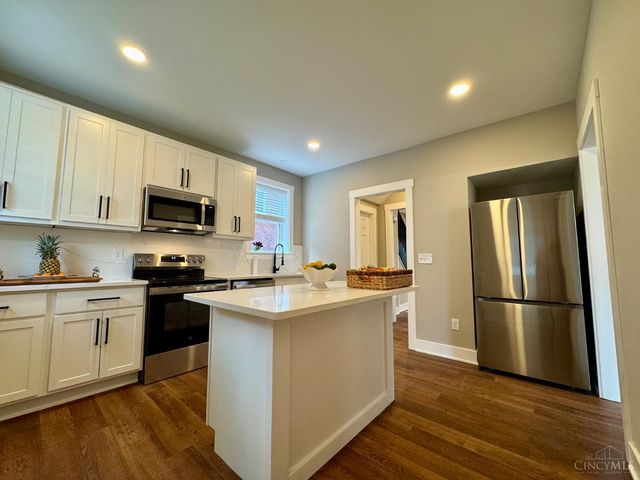 4041 W Eighth Street, Cincinnati, OH 45205