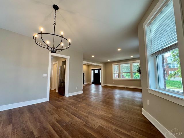 4041 W Eighth Street, Cincinnati, OH 45205