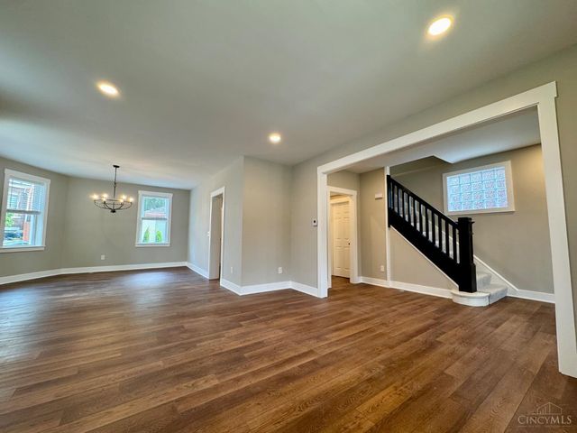 4041 W Eighth Street, Cincinnati, OH 45205