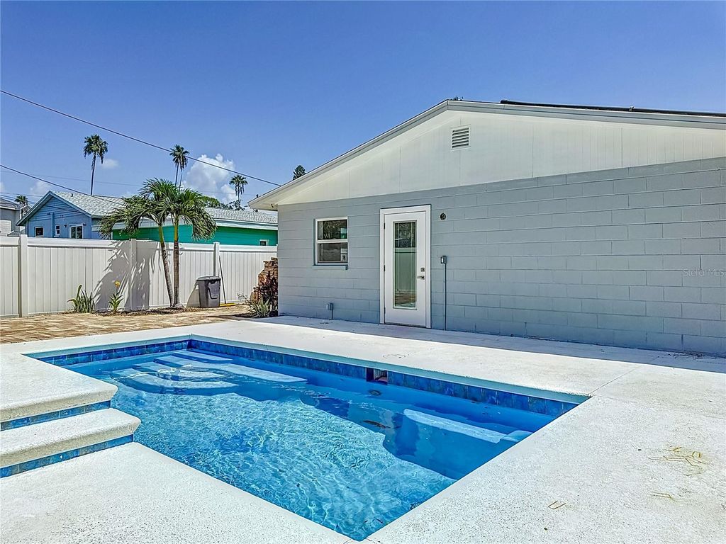 3768 ARKANSAS AVENUE NE, St Petersburg, FL 33703