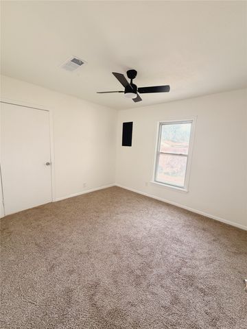 5713 Highland Avenue, Haltom City, TX 76117